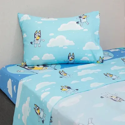 Set De Sábanas Microfibra Single Bluey Nubes Azul