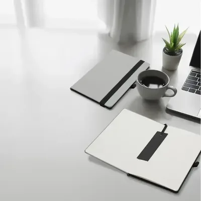 Libreta De Tapa Dura Con Elástico Gris