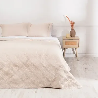 Quilt Cordoba Liso 2 Plazas Poliéster Arena Coral Claro