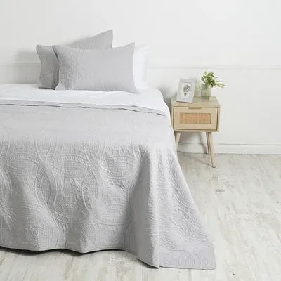 Quilt Portugal Microfibra Reversible 2.5 Plazas Gris