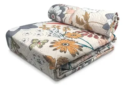 Quilt Estampado 2 Plazas Pétalos Poliéster Coral Claro