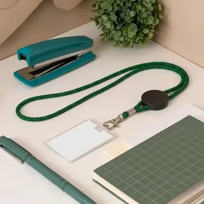 Llavero De Poliéster Con Diseño Rayado Y Mosquetón Blanco