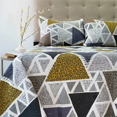 Quilt Hotpress Estampado 2.5 Plazas Triángulos Coral Claro
