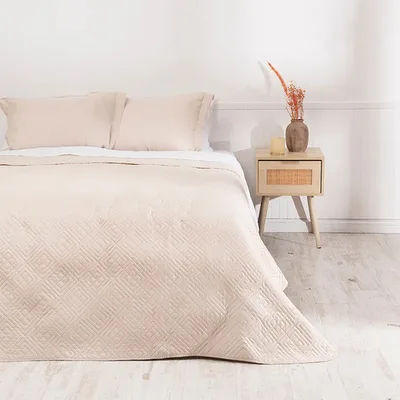 Quilt Cordoba Liso 2.5 Plazas Poliéster Mashini Coral Claro