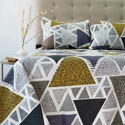 Quilt Estampado 2 Plazas Poliéster Triángulos Coral Claro