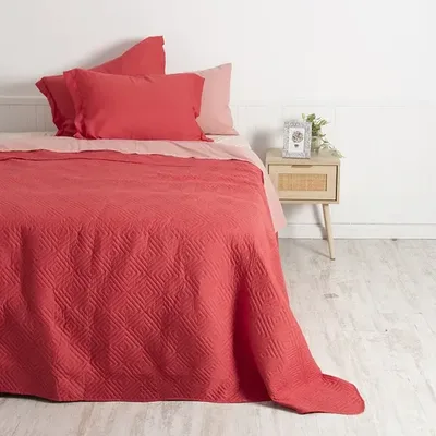 Set De Sábanas Y Quilt 2.5 Plazas Poliéster Reversible Coral