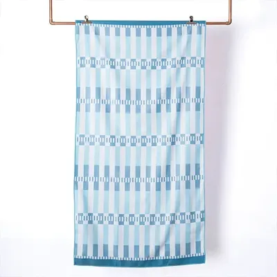 Toalla Playa Deportiva Microfibra 80x160 Con Bolso Coral Claro