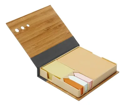 Set De Escritorio De Bambú Con Detalles De Tela Y Plástico Marrón